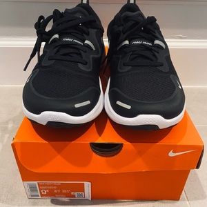 Never worn Mens Nike React Miler shoes
